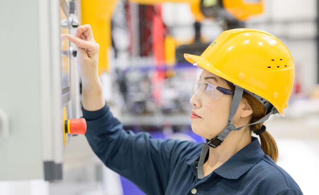 日本のつくば事業所では、熱伝導シリコーンべースの放熱材（TIM）の生産ラインが稼働しました。これらの製品は、エレクトロモビリティ分野においてパワーエレクトロニクスと駆動用バッテリーを冷却する放熱ギャップフィラーとして用いられます。（写真：ワッカー社）